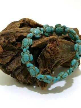 ⚡️ Turquoise Howlite Turtle Bracelet 7”-8 1/2” stretchy NEW